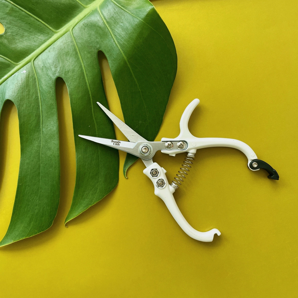 Potted Ergonomic Pruning Snips - White